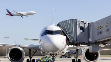 Eurowings Am Flughafen Cgn 2.jpg